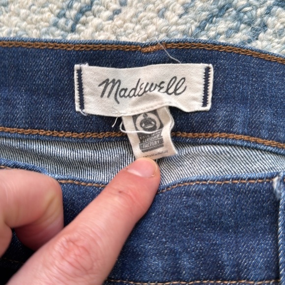 10" High-Rise Skinny Crop Jeans in Macarthur Wash: Exposed Zip Edition 33 - Picture 7 of 10